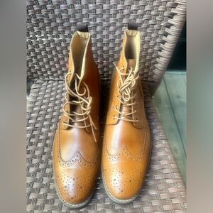 Men’s La Milano Brown leather lace up  boots size 13 EUC